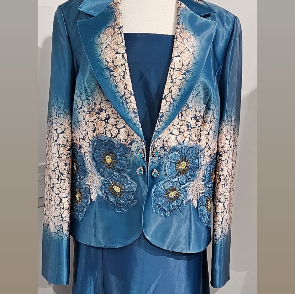 Ladies 3 piece satin suit